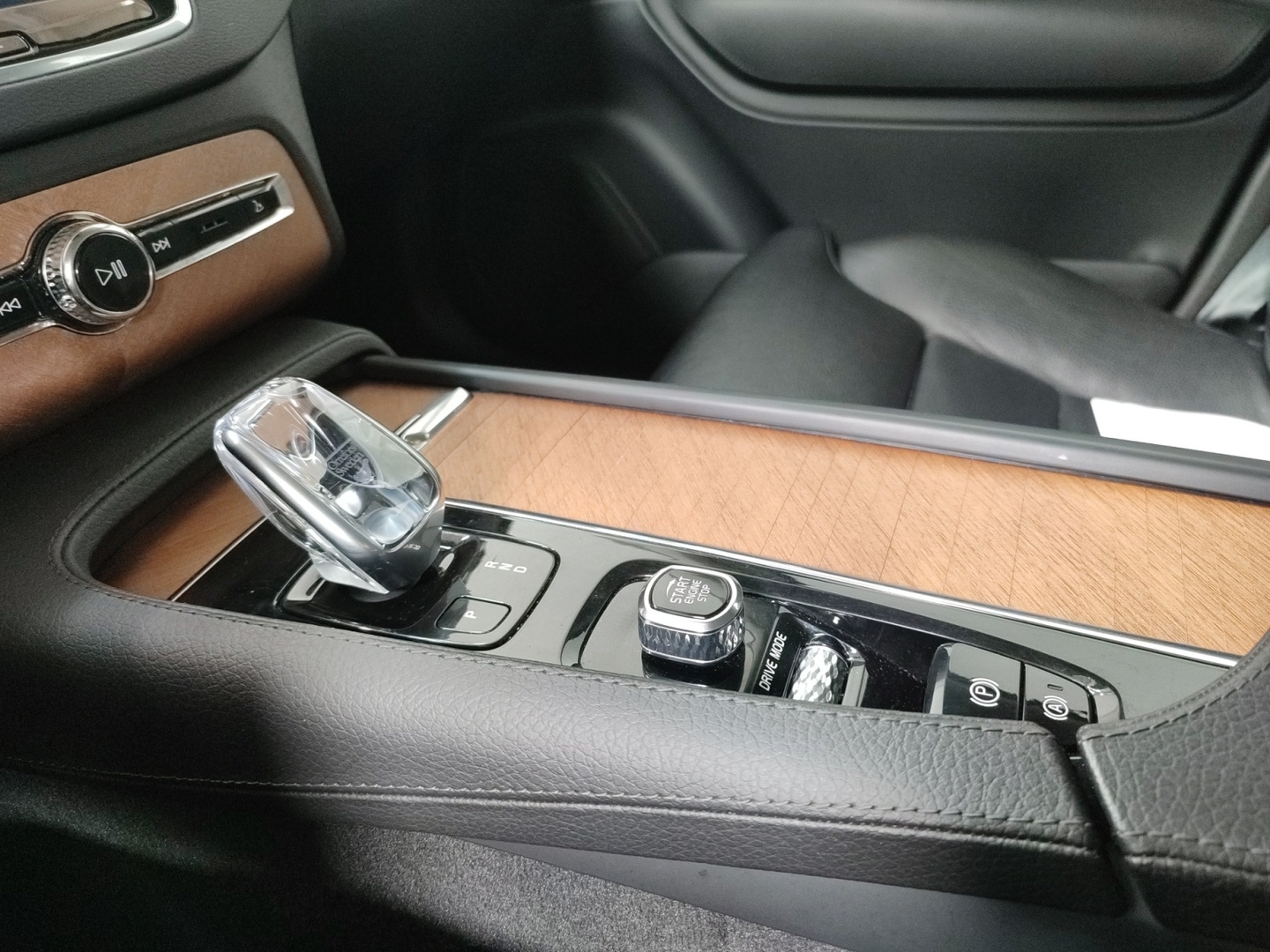 VOLVO XC90 2021