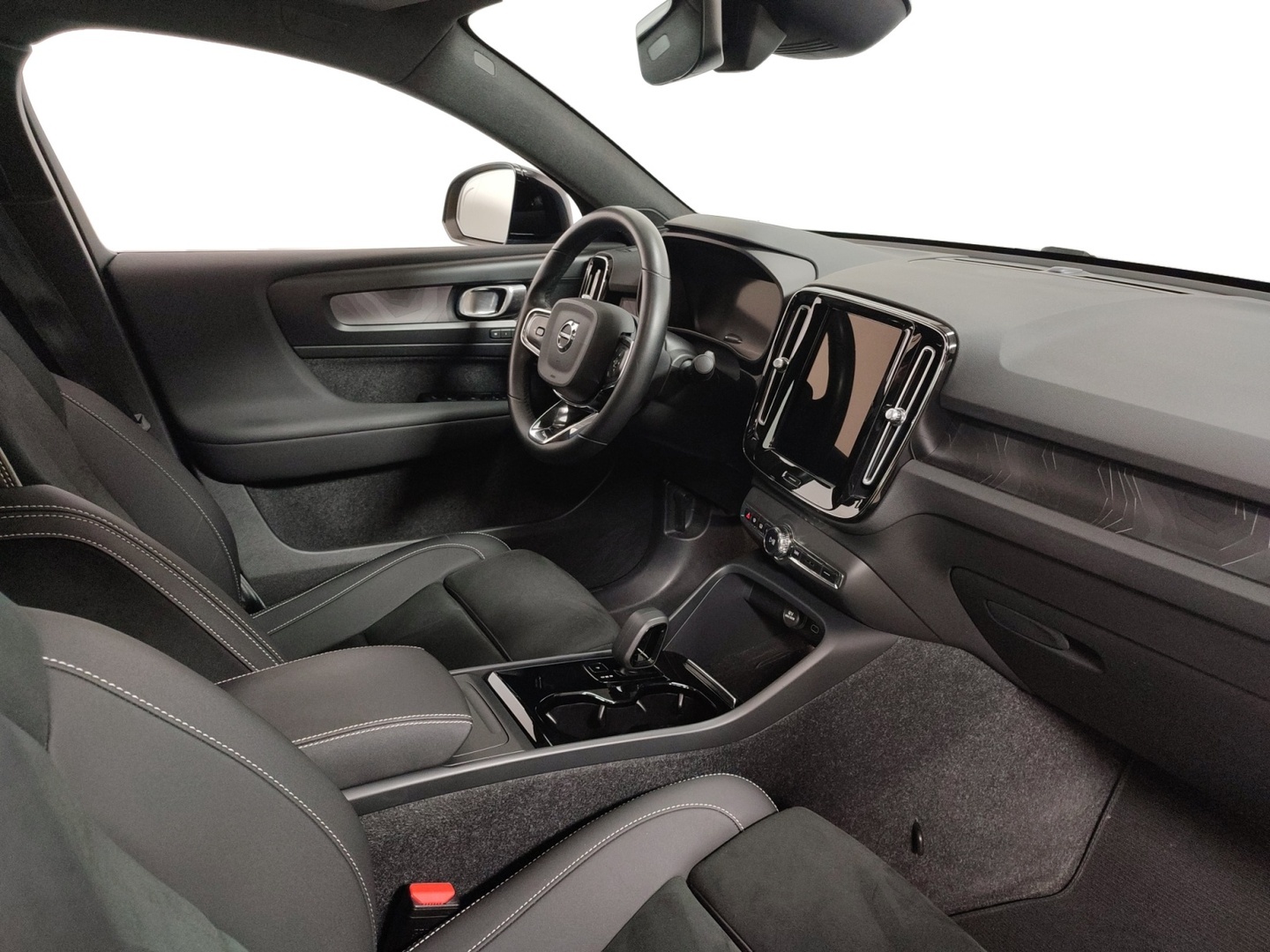 VOLVO C40 2023