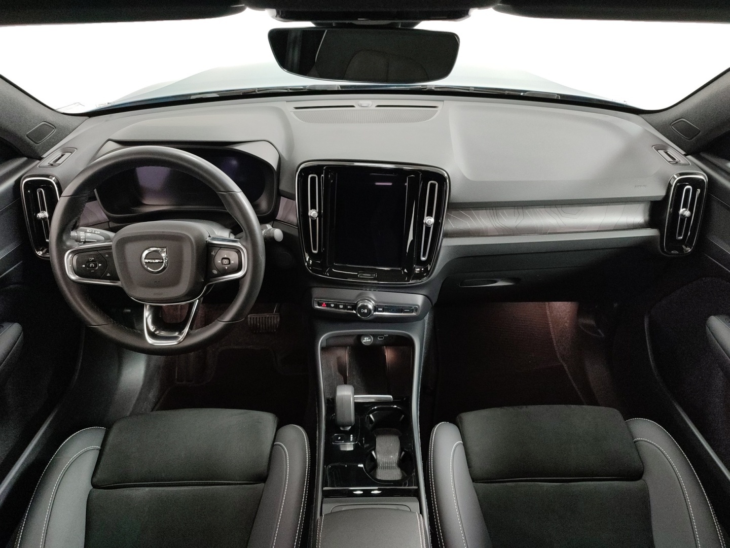 VOLVO C40 2023