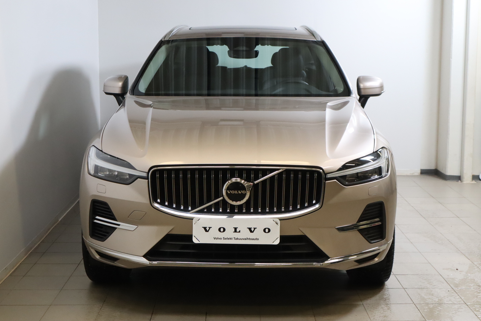 VOLVO XC60 2023