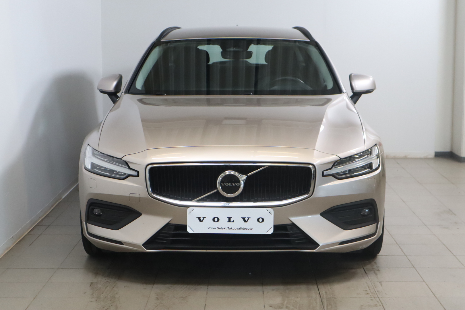 VOLVO V60 2023