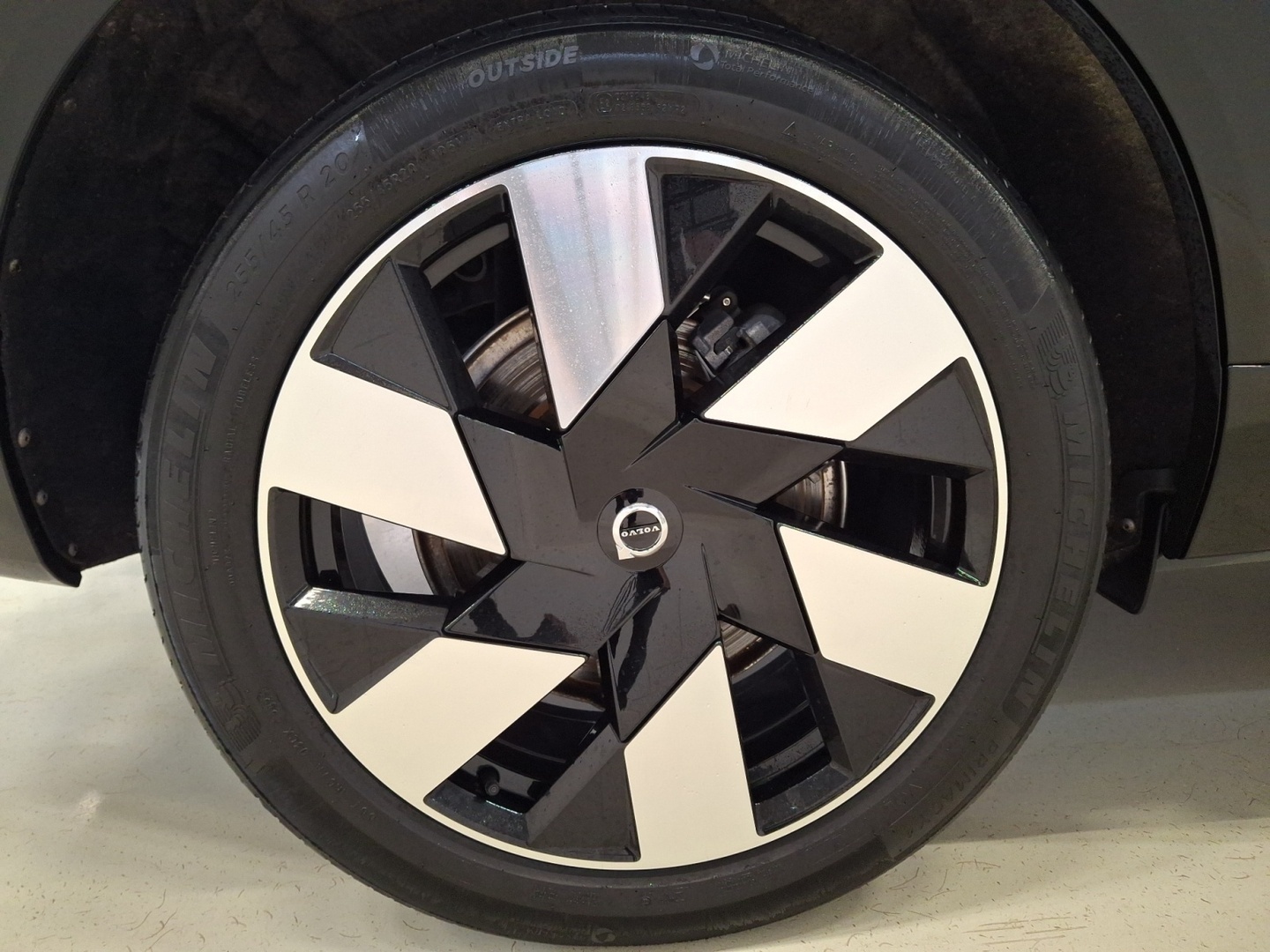 VOLVO XC60 2024