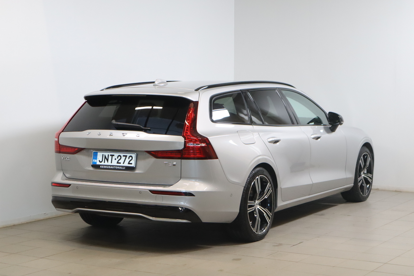 VOLVO V60 2025