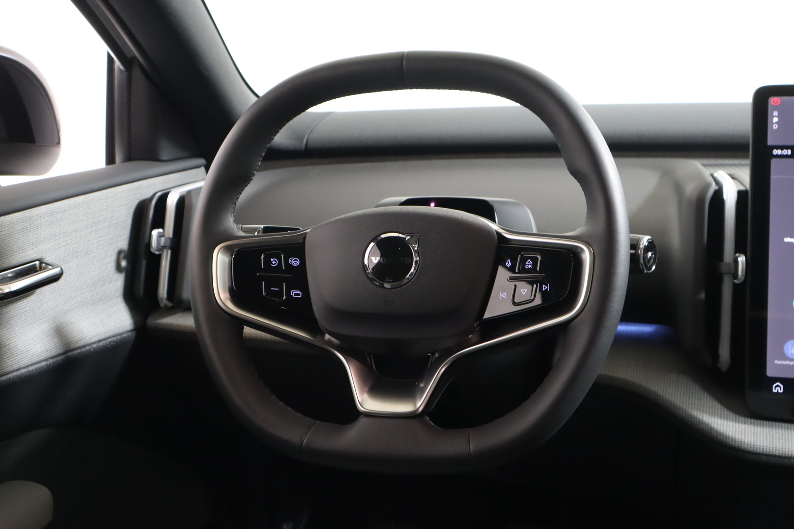 VOLVO EX30 Cross Country 2025