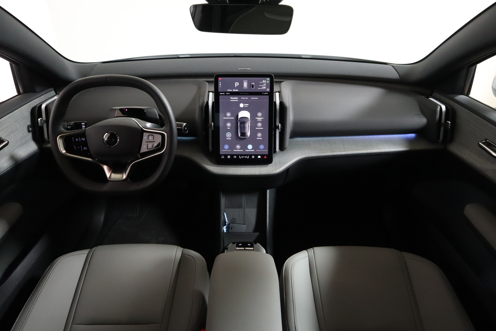 VOLVO EX30 Cross Country 2025