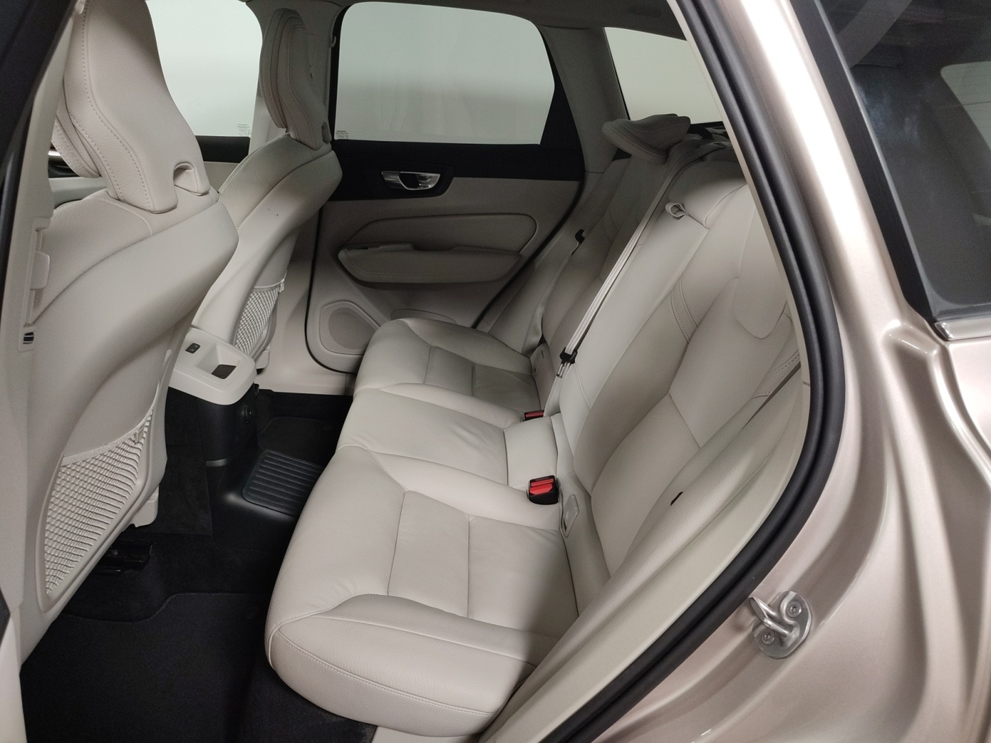 VOLVO XC60 2025