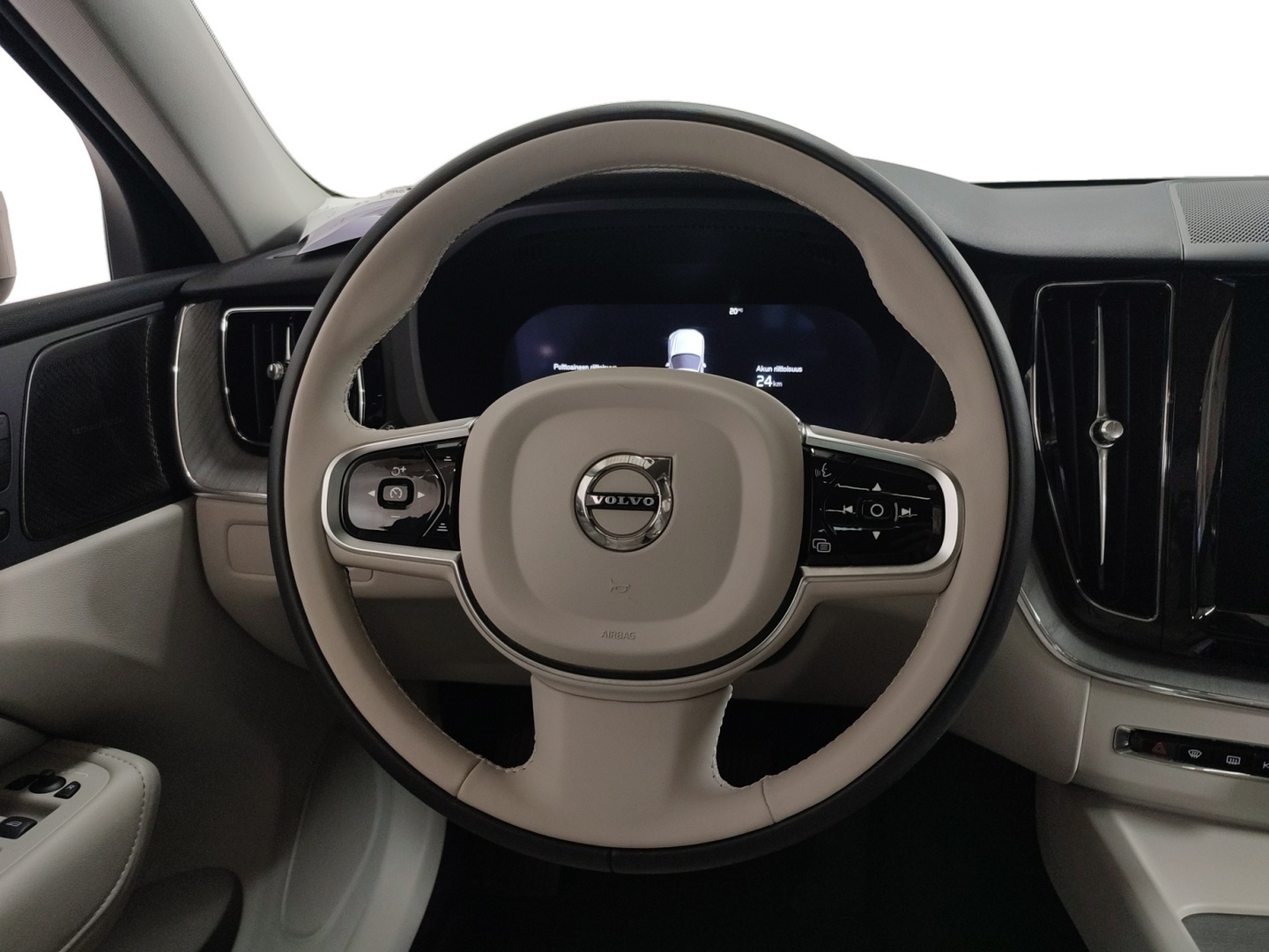 VOLVO XC60 2025
