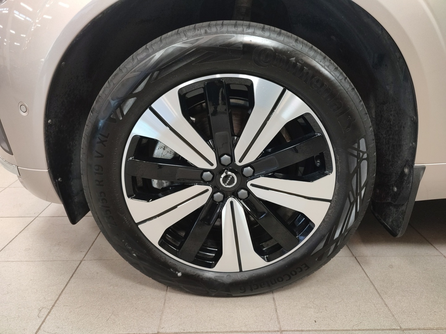 VOLVO XC60 2025