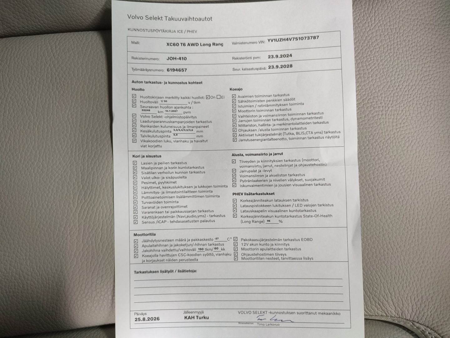 VOLVO XC60 2025