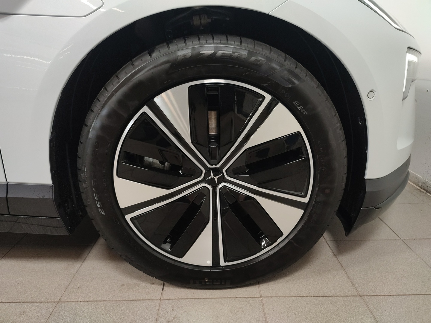 POLESTAR 4 2027