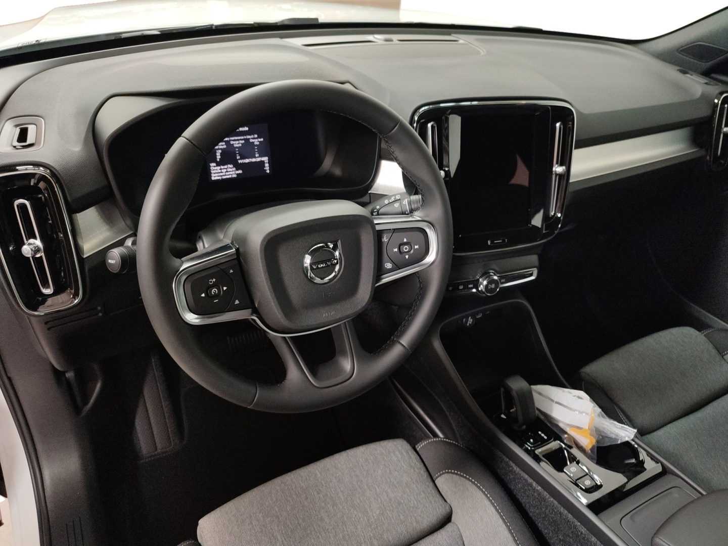 VOLVO XC40 2027