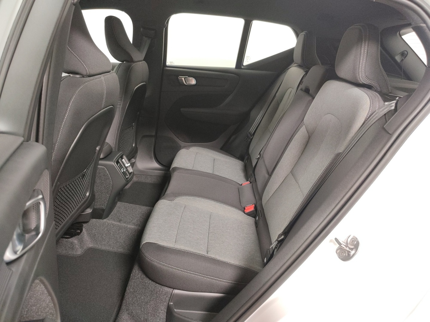 VOLVO XC40 2027