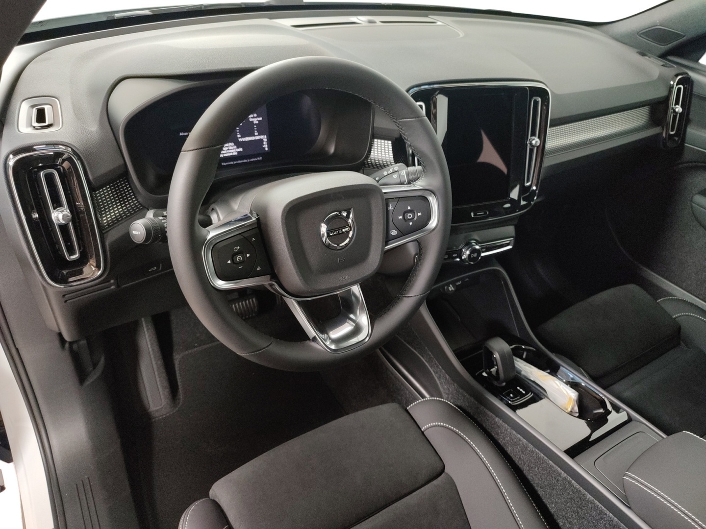 VOLVO EX40 2027