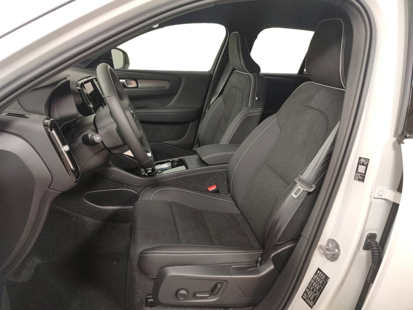 VOLVO EX40 2027