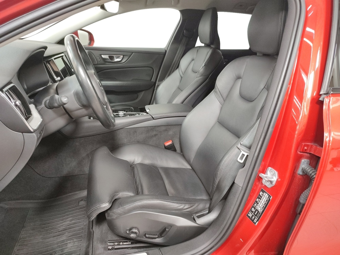 VOLVO V60 2021
