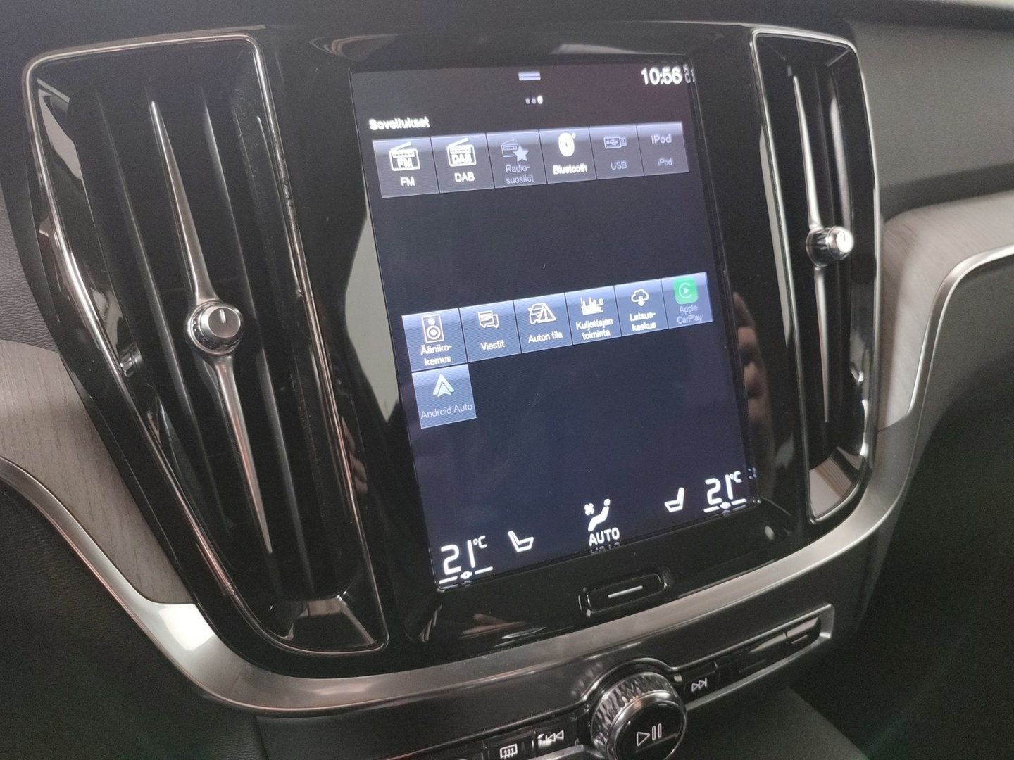 VOLVO V60 2021