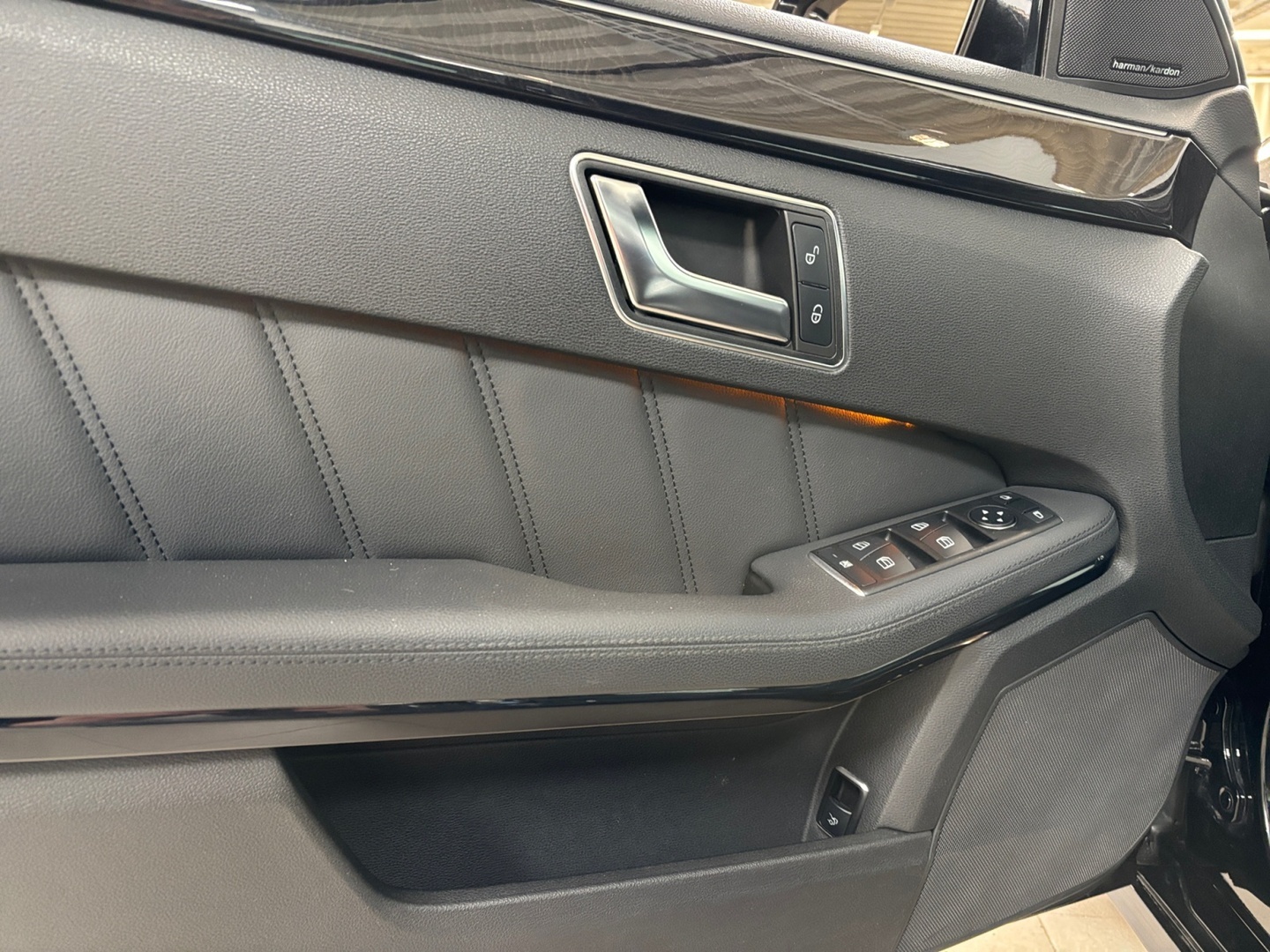 MERCEDES-BENZ E 2012