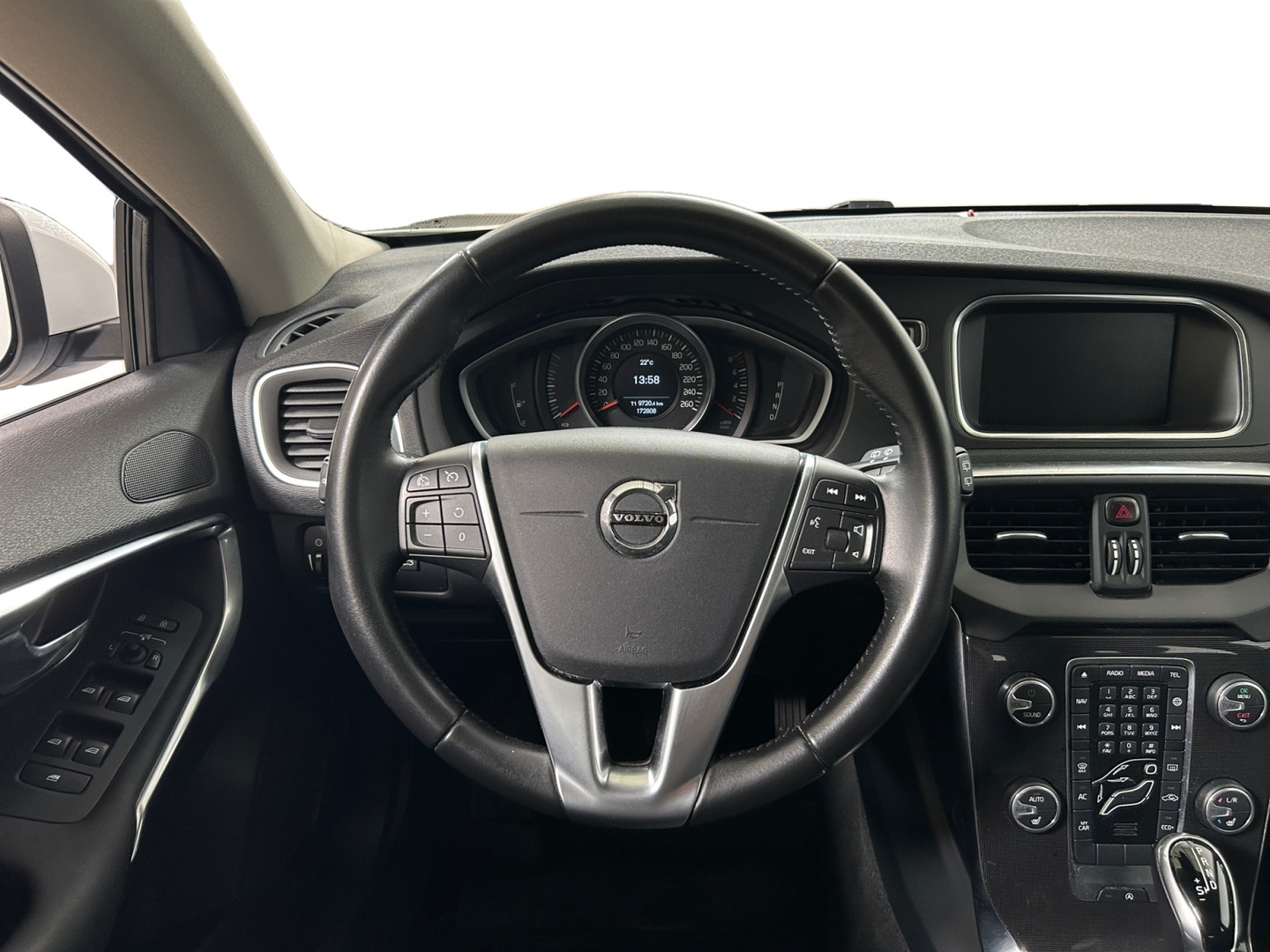 VOLVO V40 2017