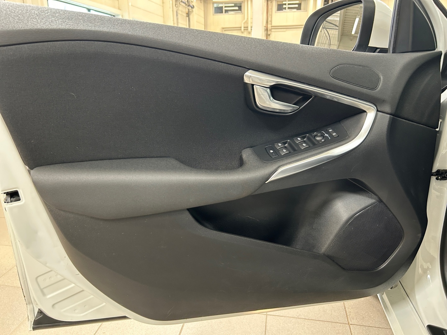 VOLVO V40 2017