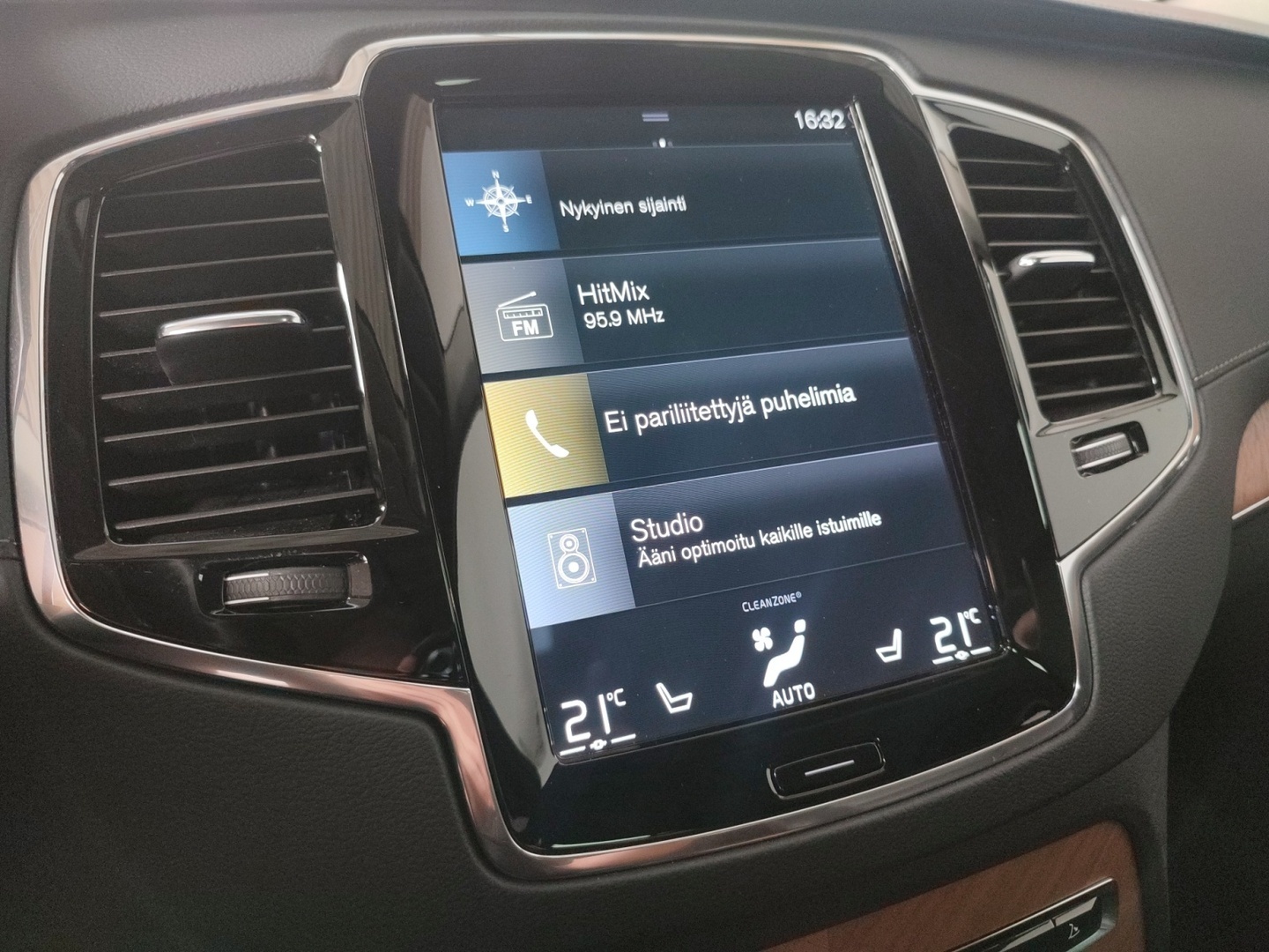 VOLVO XC90 2021