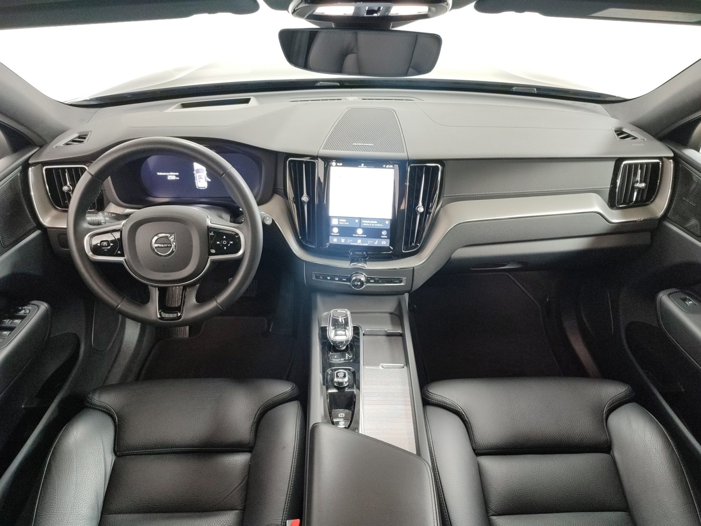 VOLVO XC60 2023
