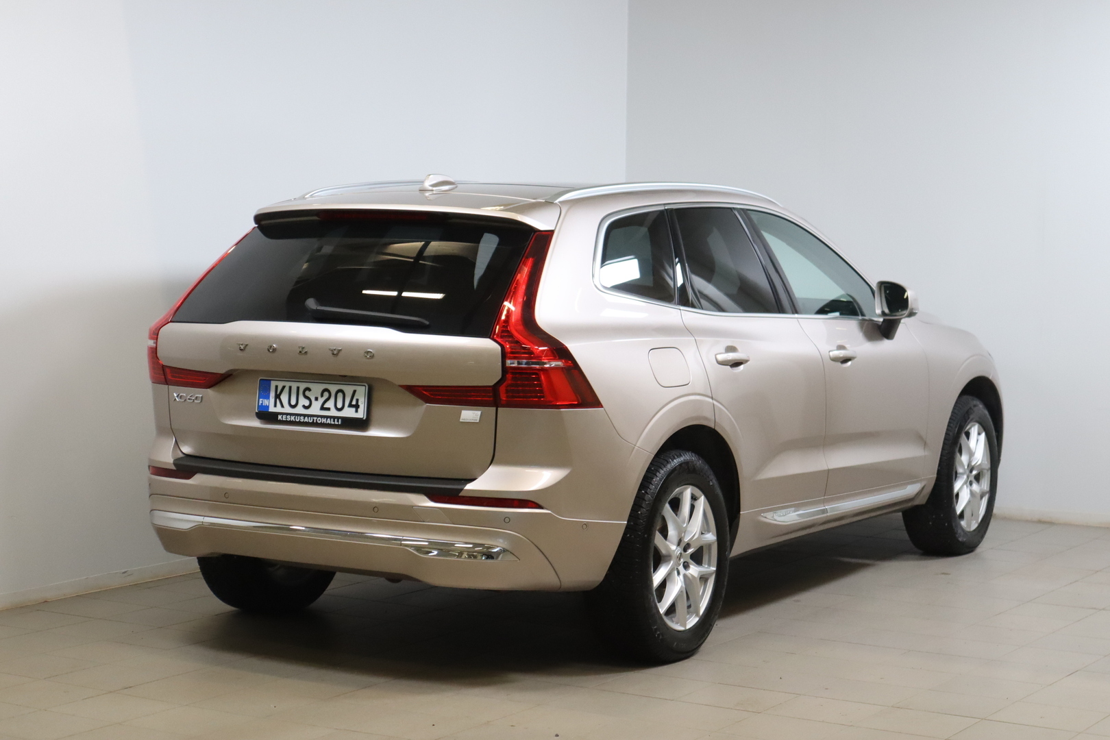 VOLVO XC60 2023
