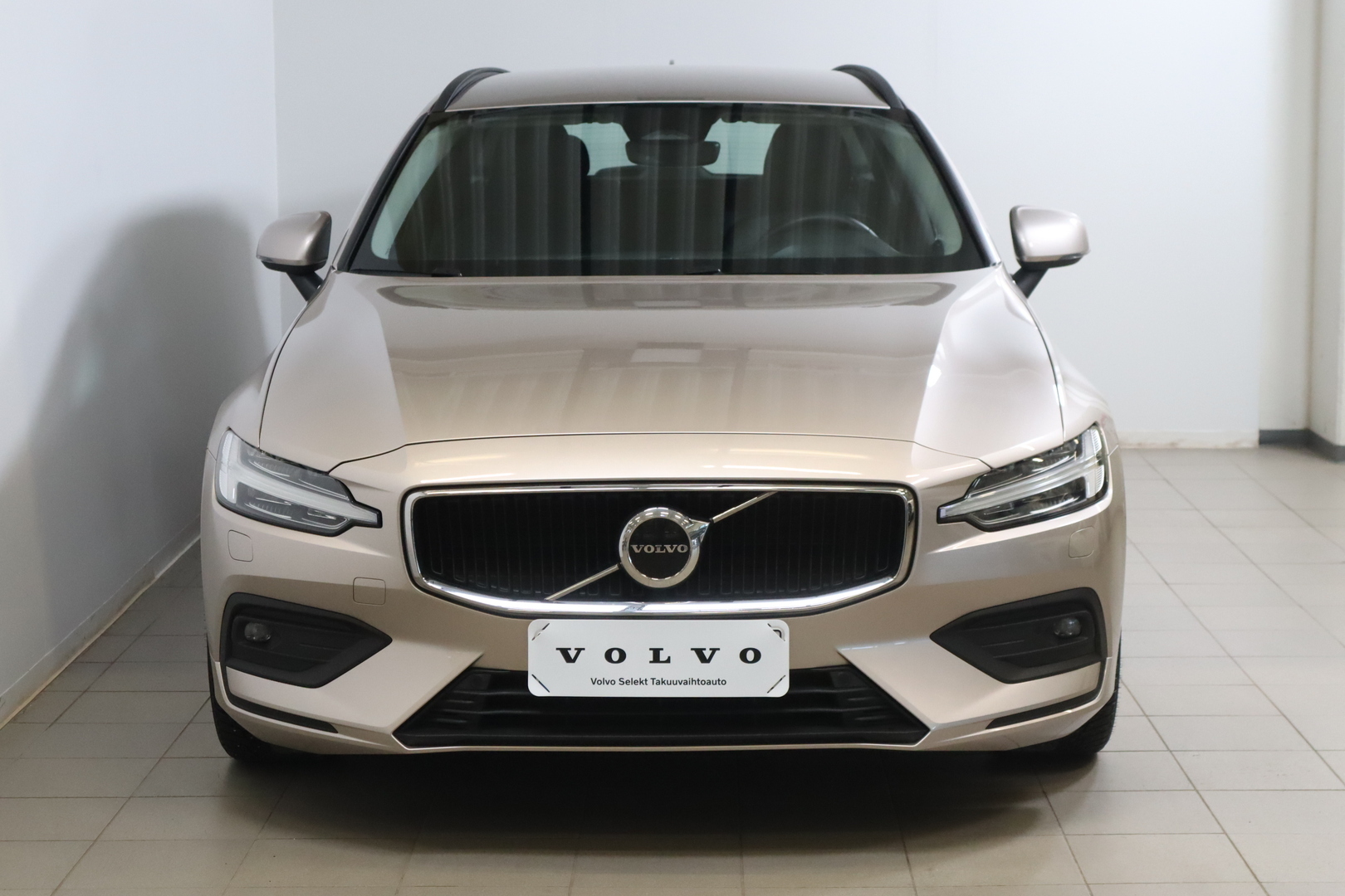 VOLVO V60 2023
