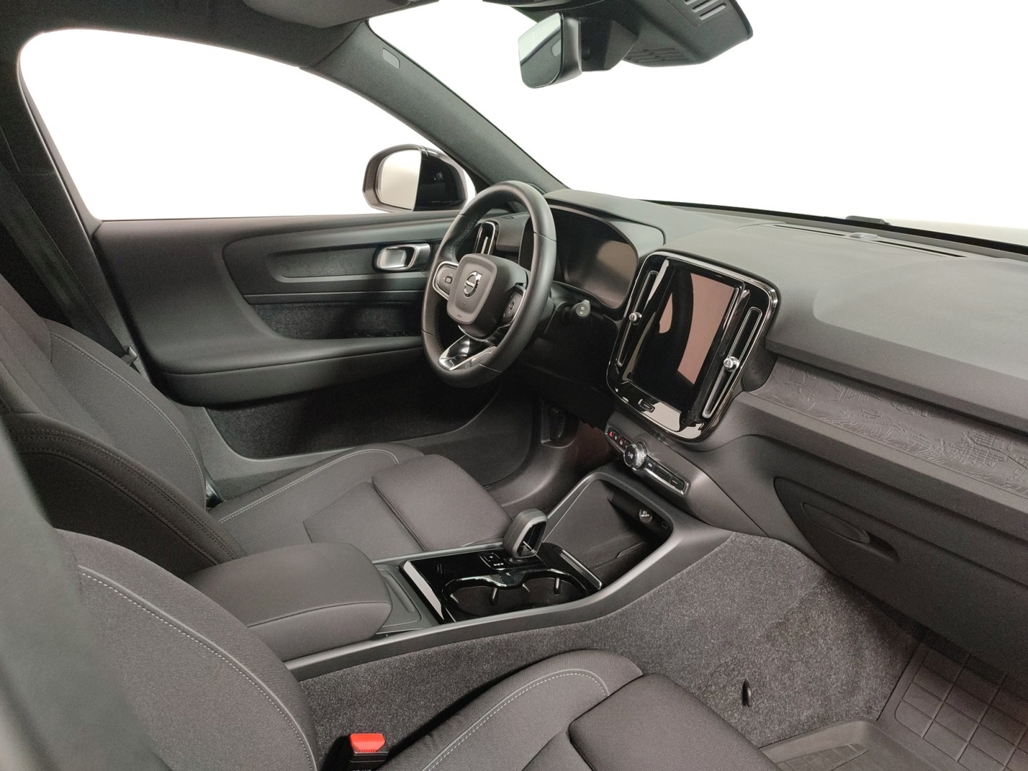 VOLVO XC40 2023