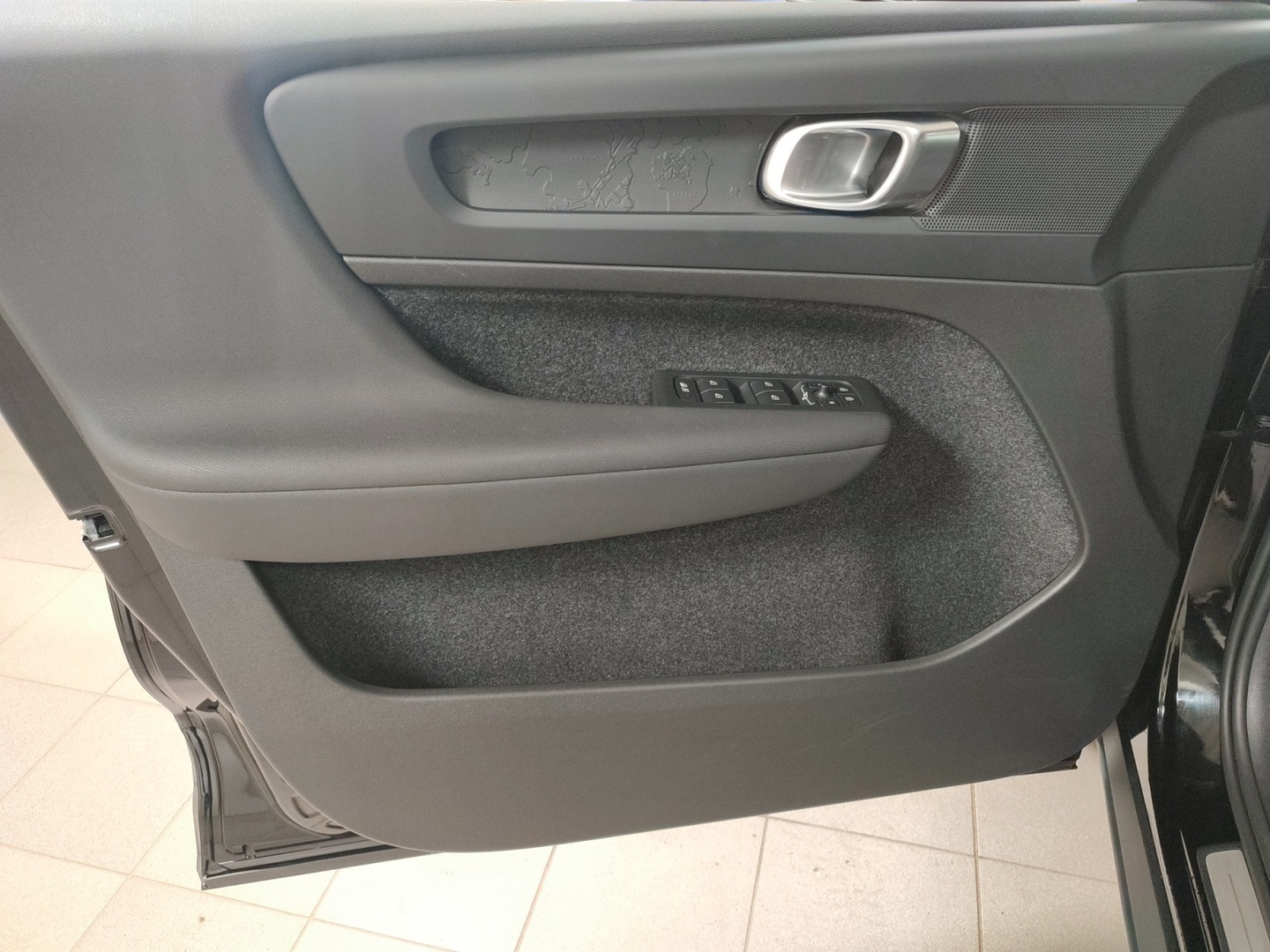 VOLVO XC40 2023
