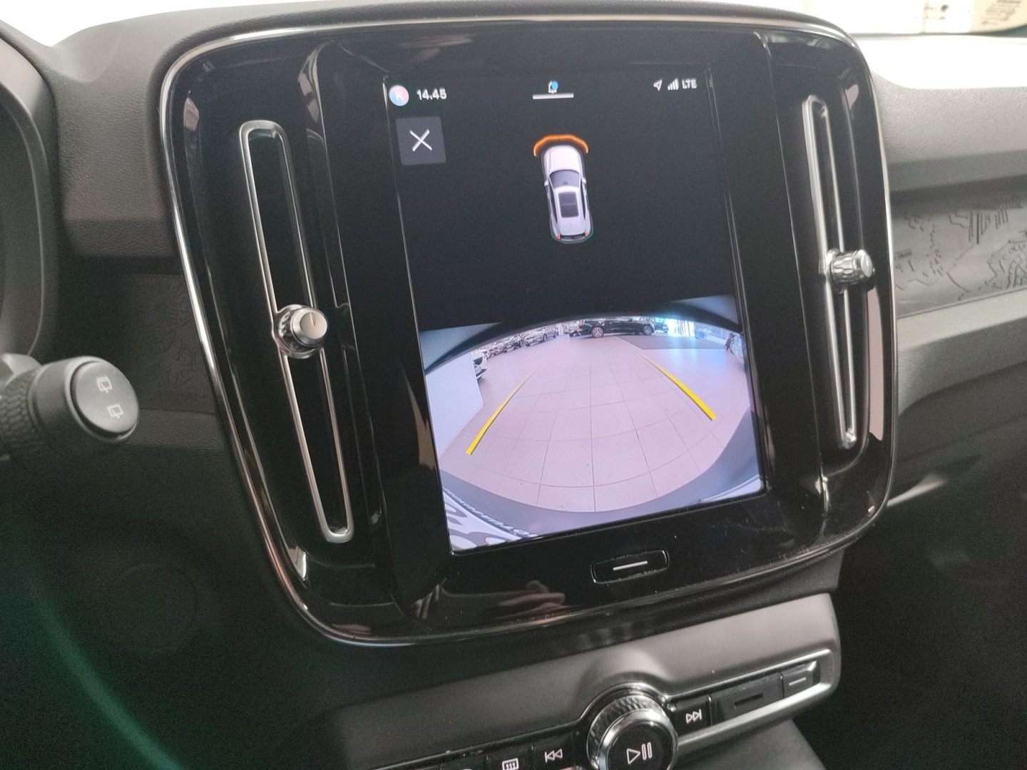 VOLVO XC40 2023