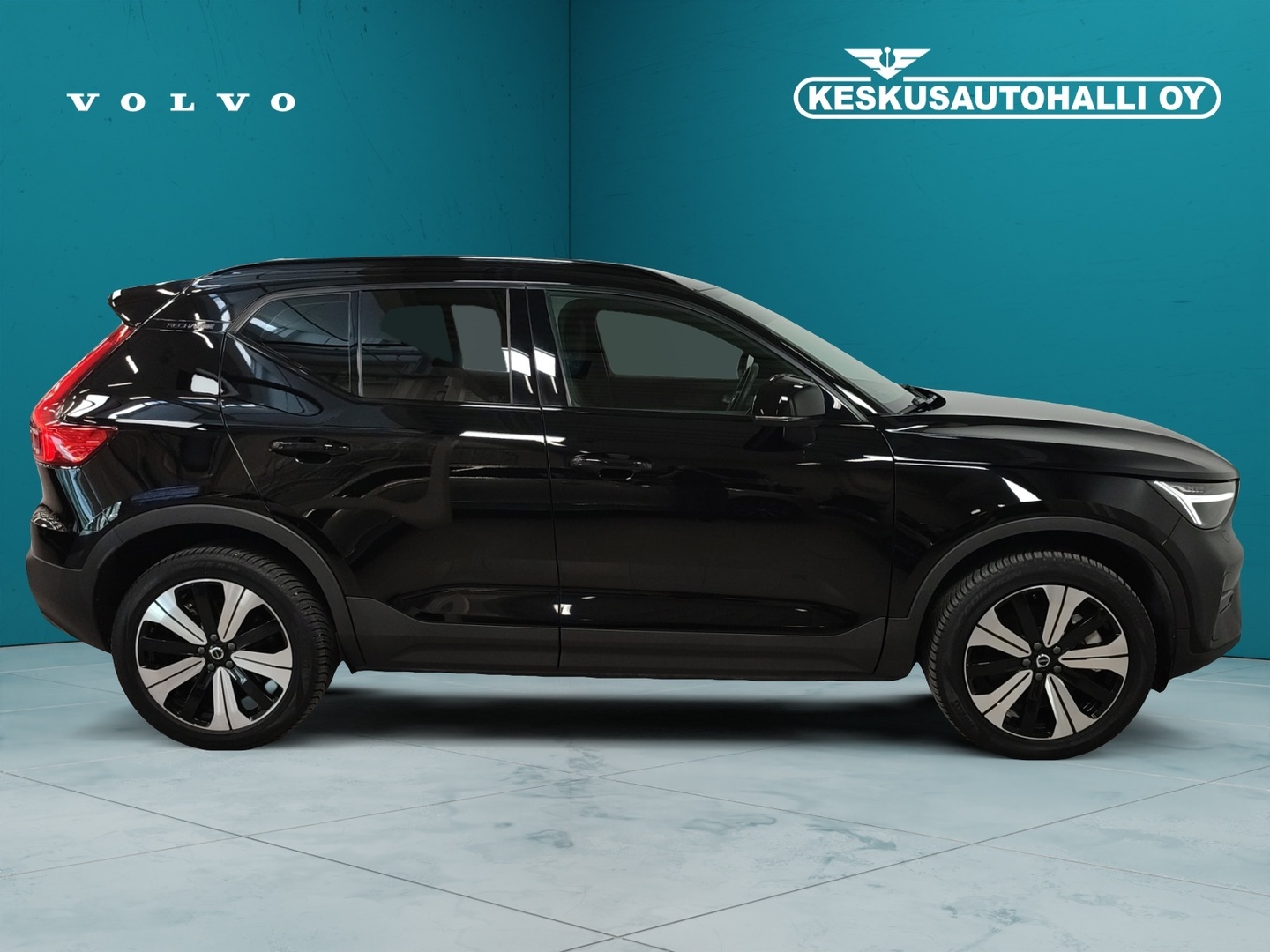 VOLVO XC40 2023