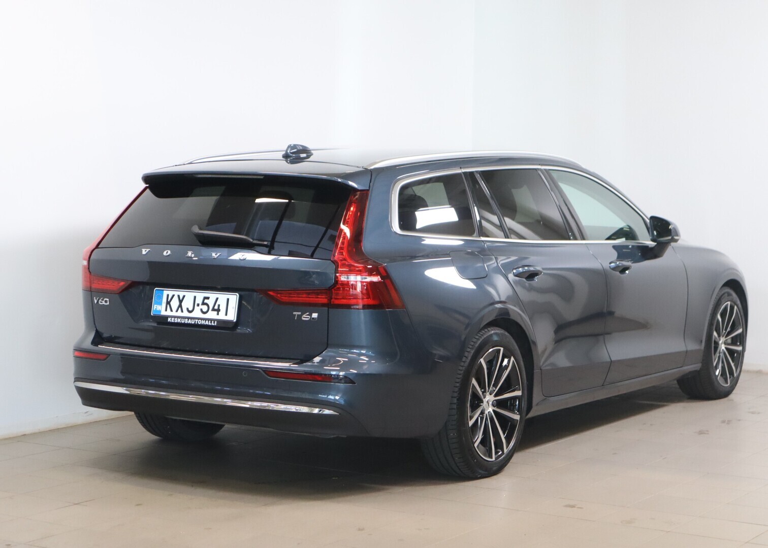 VOLVO V60 2025