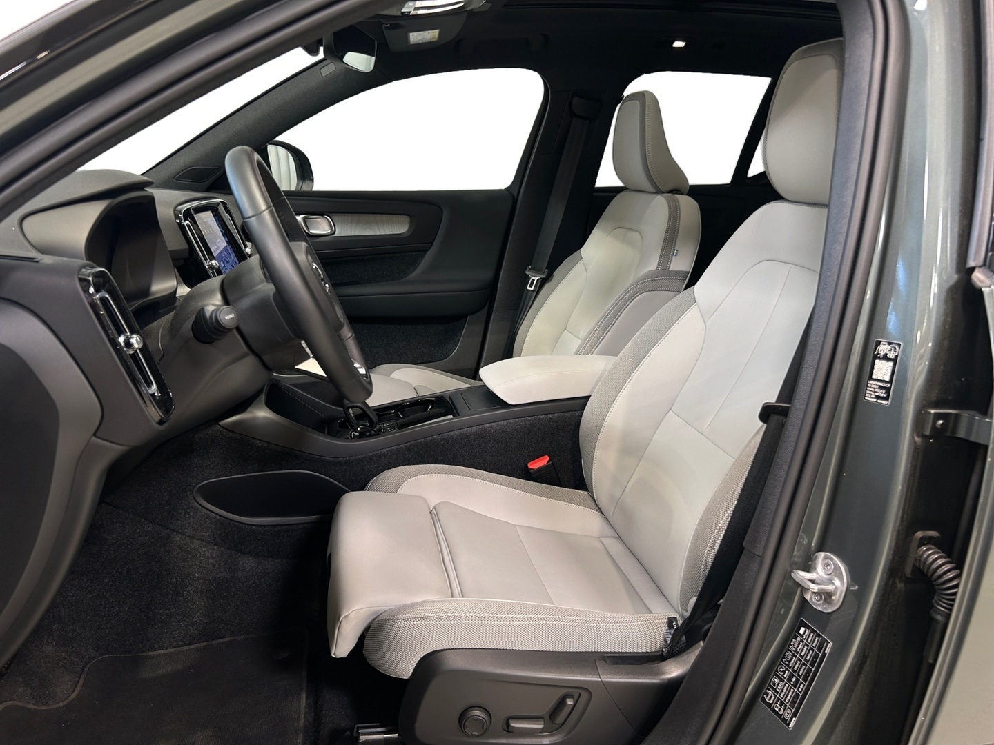VOLVO EX40 2026