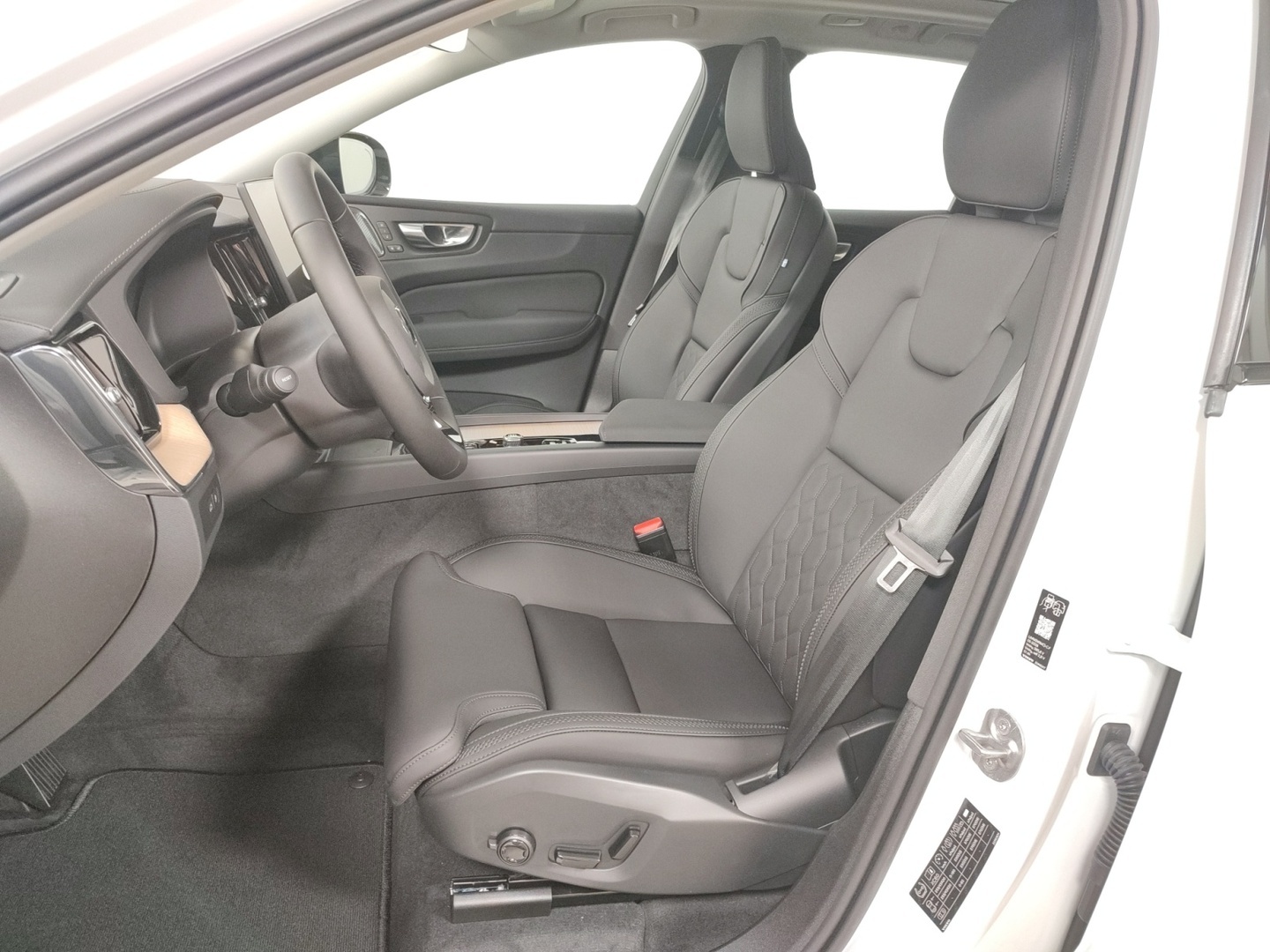 VOLVO XC60 2027
