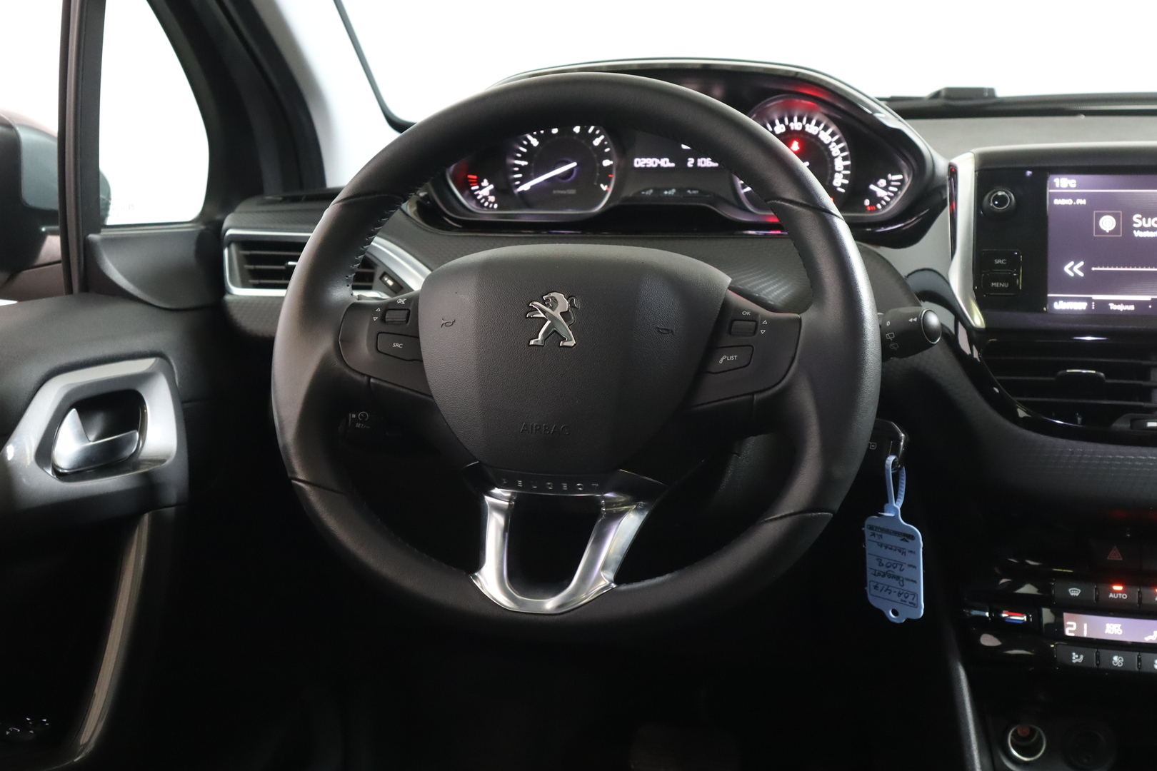 PEUGEOT 2008 2017