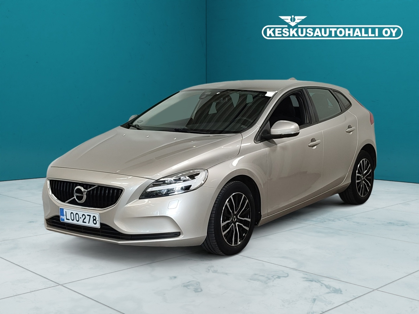 VOLVO V40 2018
