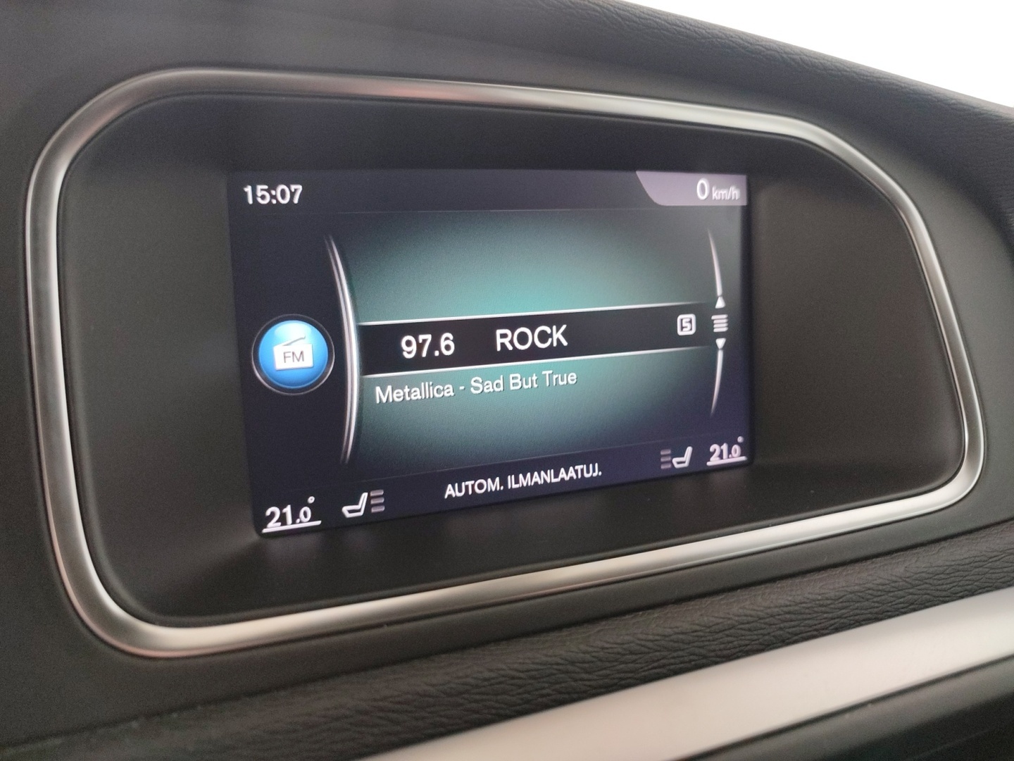 VOLVO V40 2018