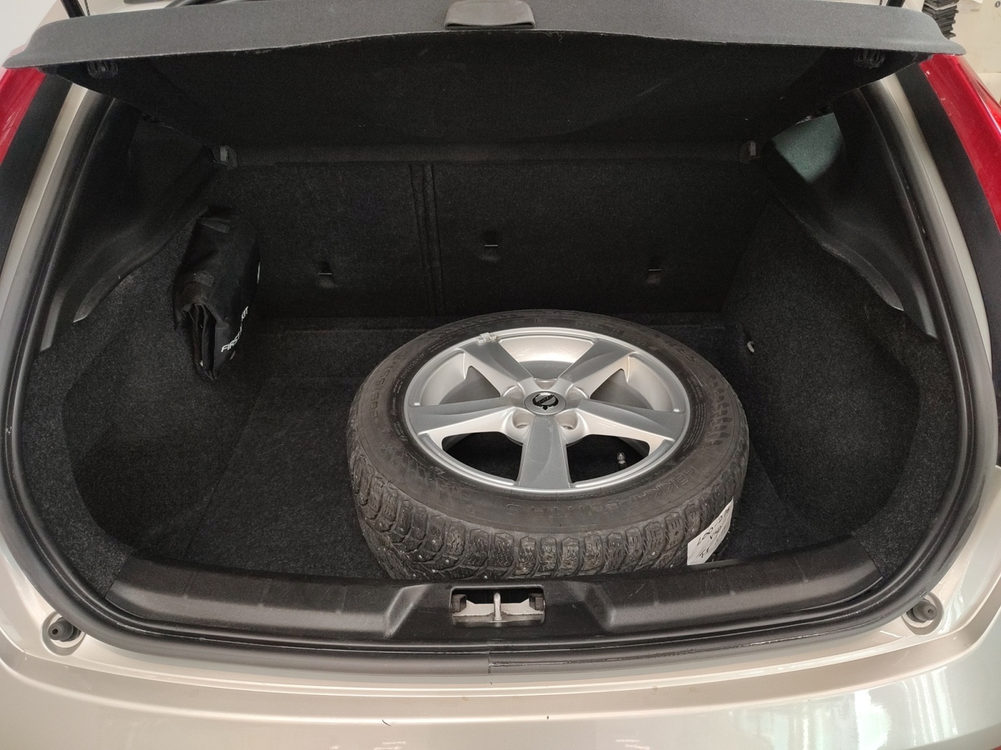 VOLVO V40 2018
