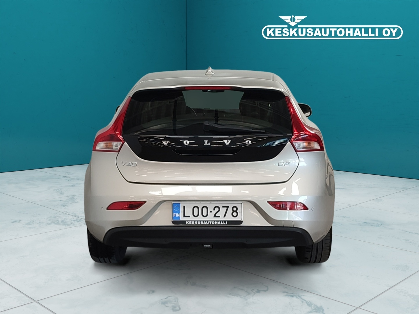 VOLVO V40 2018