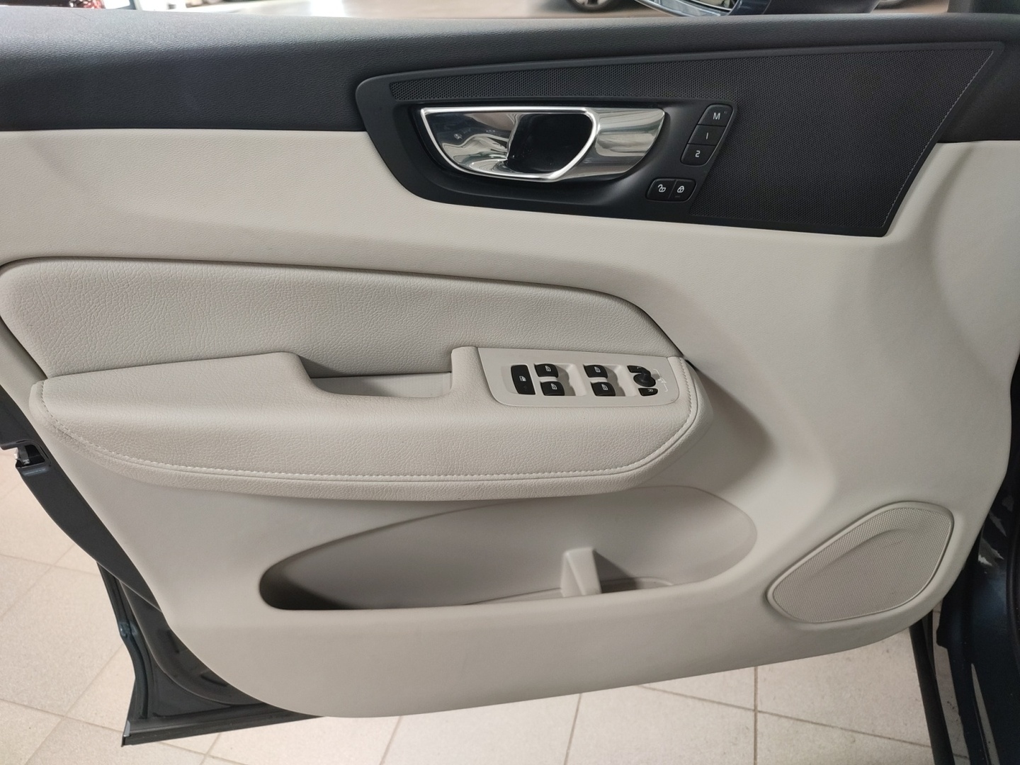VOLVO XC60 2022