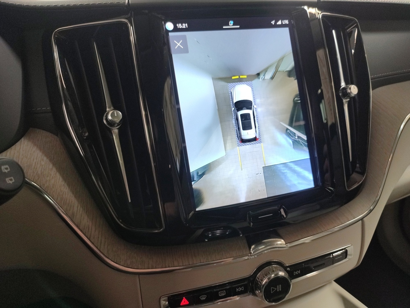 VOLVO XC60 2022