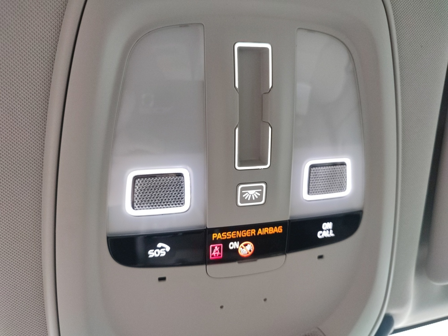 VOLVO XC60 2022
