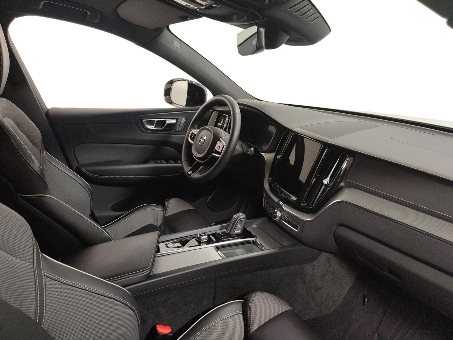 VOLVO XC60 2022