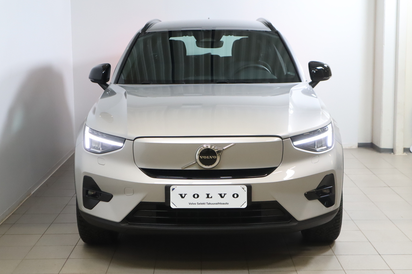 VOLVO XC40 2023