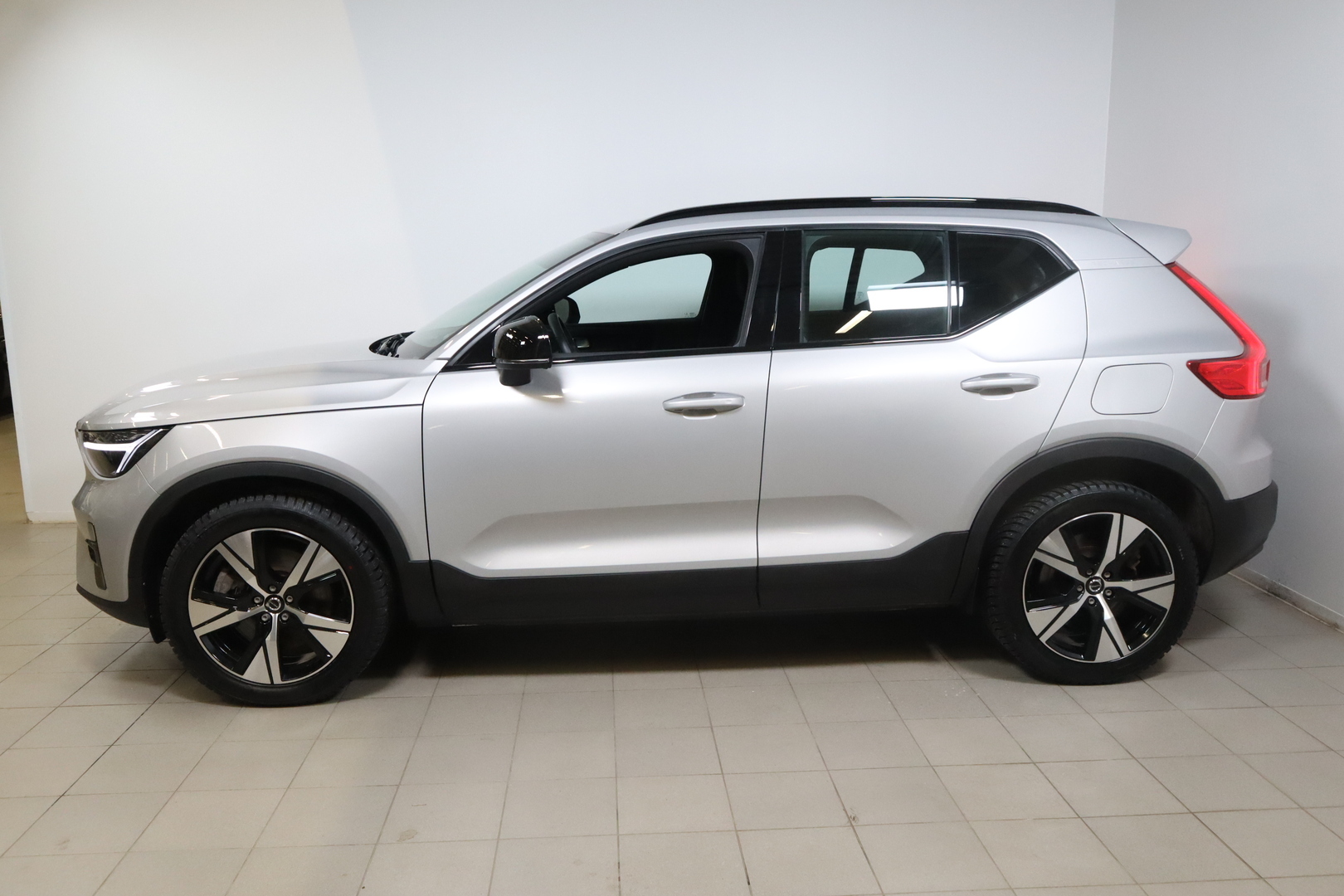 VOLVO XC40 2023