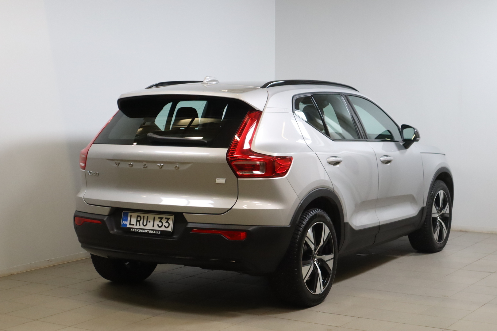 VOLVO XC40 2023