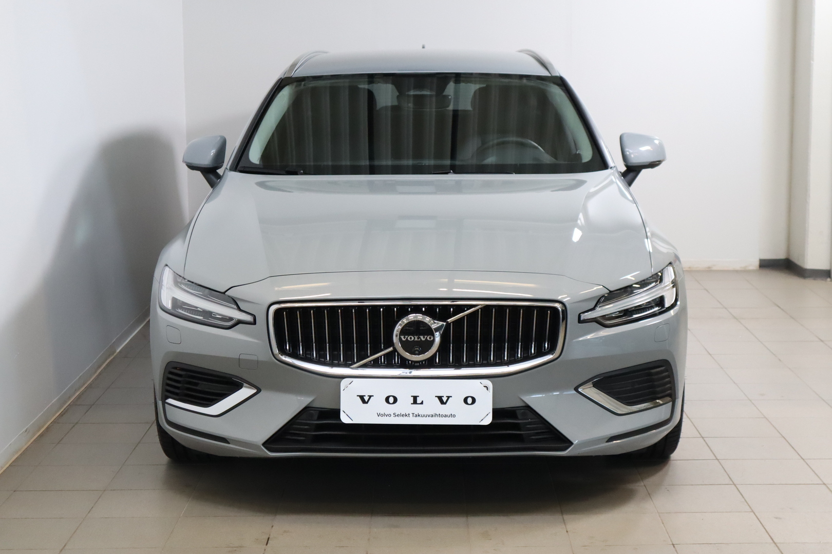 VOLVO V60 2025