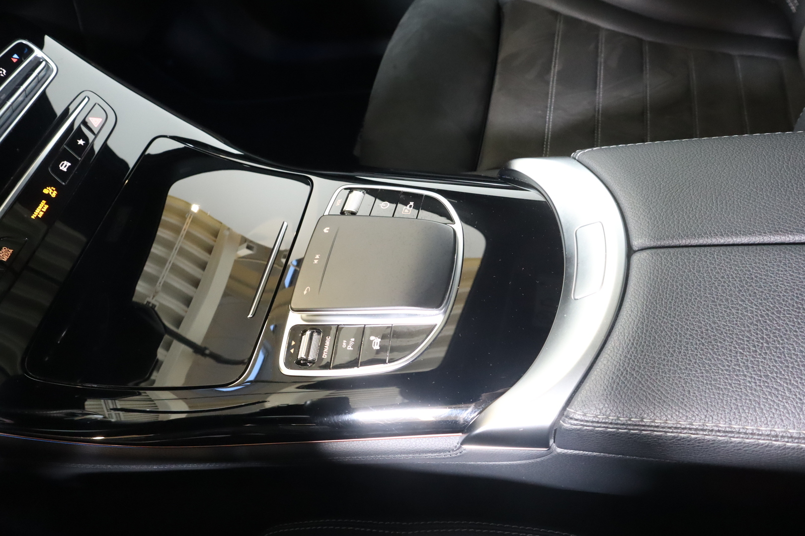 MERCEDES-BENZ EQC 2021