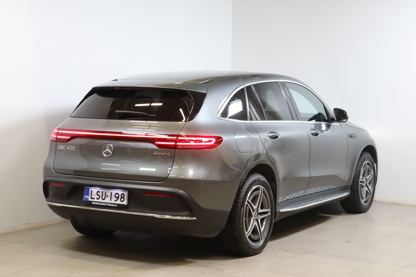 MERCEDES-BENZ EQC 2021