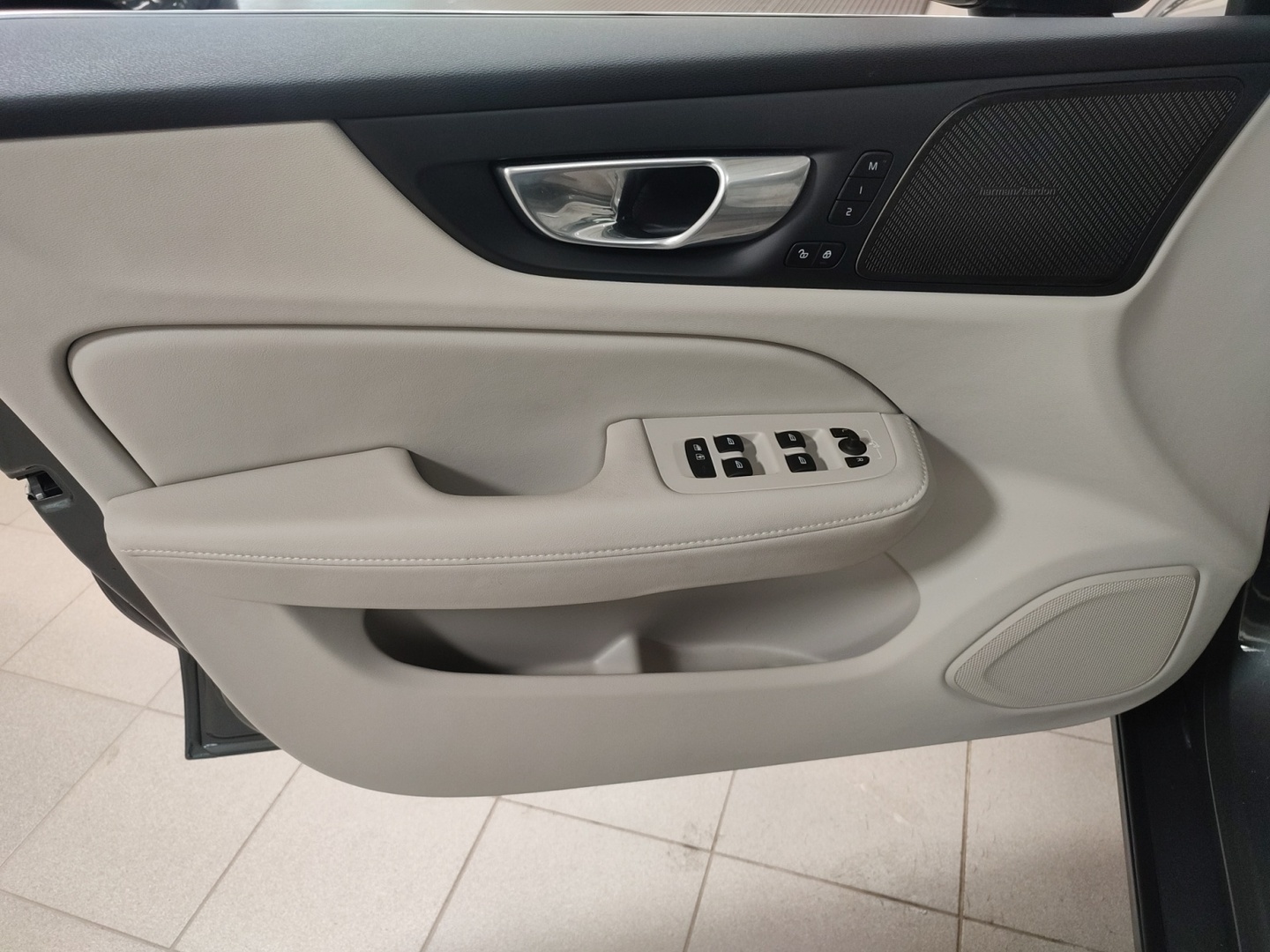 VOLVO V60 2026